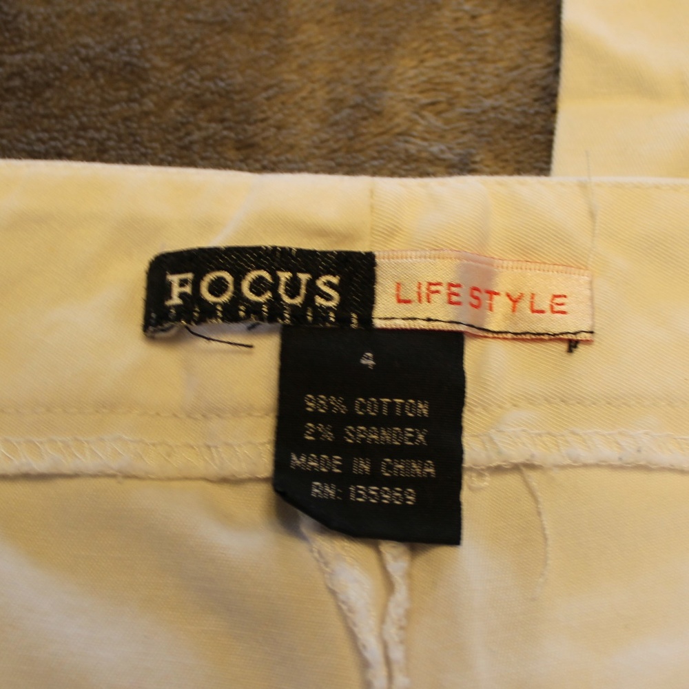 White Capris - Picture 2 of 4